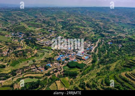 220731 -- TAIYUAN, July 31, 2022 -- Aerial photo taken on June 29, 2022 shows Shangzhai Village in Linfen City, north China s Shanxi Province.  CHINA-SHANXI-LOESS PLATEAU-VILLAGES-AERIAL VIEWS CN CaoxYang PUBLICATIONxNOTxINxCHN Stock Photo