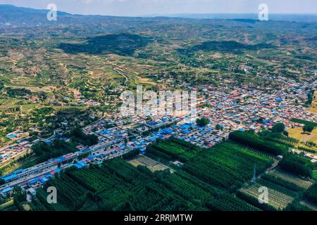 220731 -- TAIYUAN, July 31, 2022 -- Aerial photo taken on June 29, 2022 shows Subao Village in Linfen City, north China s Shanxi Province.  CHINA-SHANXI-LOESS PLATEAU-VILLAGES-AERIAL VIEWS CN CaoxYang PUBLICATIONxNOTxINxCHN Stock Photo