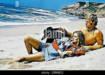 LITTLE FAUSS AND BIG HALSY  1970 Paramount Pictures film with Robert Redford and Lauren Hutton Stock Photo