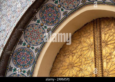 Famous golden main entrance of the Royal Palace in Fes, Morocco Stock ...