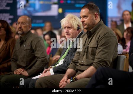 Kyiv, Ukraine. 08th Sep, 2023. Siting from left: Former Defense Minister Oleksii Reznikov, former British Prime Minister Boris Johnson, and chief of presidential staff Andriy Yermak, listen to speakers at the 18th meeting of the Yalta European Strategy conference, September 8, 2023 in Kyiv, Ukraine. Credit: Ukraine Presidency/Ukrainian Presidential Press Office/Alamy Live News Stock Photo