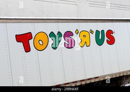 Toronto, ON, Canada – August 23, 2023: View at the Toys R Us store sign in Toronto Stock Photo