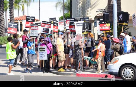 Hollywood, USA. 08th Sep, 2023. Atmosphere, Picket arrives at United We Trek picket held at Paramount Studios in Hollywood, CA on Friday, September 8, 2023 . (Photo By Juan Pablo Rico/Sipa USA) Credit: Sipa USA/Alamy Live News Stock Photo