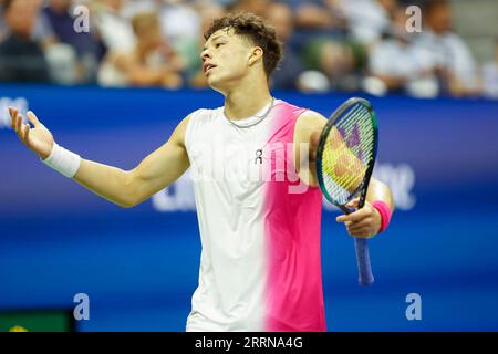 New York, USA, 8th. September 2023. American tennis player Ben Shelton reacts during the 2023 US  Open  tournament at the Billie Jean King National Tennis Center on Friday 8 September 2023. © Juergen Hasenkopf / Alamy Live News Stock Photo