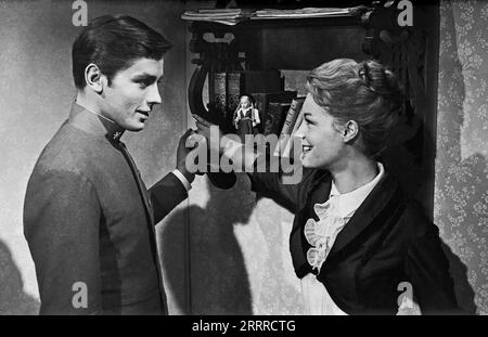 Christine, Spielfilm nach dem Schauspiel 'Liebelei' von Arthur Schnitzler, Frankreich/Italien 1958, Regie: Pierre Gaspard-Huit, Darsteller: Alain Delon, Romy Schneider Stock Photo