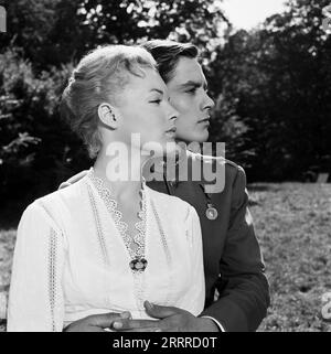 Christine, Spielfilm nach dem Schauspiel 'Liebelei' von Arthur Schnitzler, Frankreich/Italien 1958, Regie: Pierre Gaspard-Huit, Darsteller: Romy Schneider, Alain Delon Stock Photo