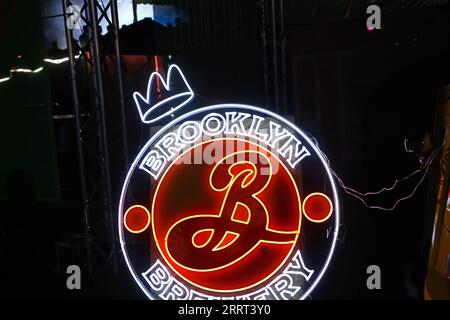 brooklyn-brewery-signs-during-