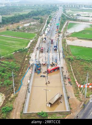 230716 -- SEOUL, July 16, 2023 -- Rescuers are in operation in Chongju City, North Chungchong Province, South Korea, on July 16, 2023. The Death toll from the torrential rains over the past week in South Korea rose to 33, while 10 others were missing, relevant authorities said on Sunday. According to the central disaster and safety countermeasure headquarters, 33 people had been found dead in southeastern North Gyeongsang province and central Chungcheong province.  via Xinhua SOUTH KOREA-HEAVY RAINS-DEATH TOLL NEWSIS PUBLICATIONxNOTxINxCHN Stock Photo