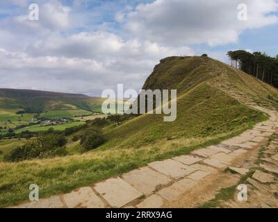 The Great Ridge Walk from Mam Tor to Lose Hill - the section from Hollins Cross to Back Tor confronts you with a steep rocky scramble. Stock Photo