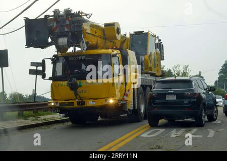 Acton, MA, USA. 7th Sep, 2023. Strong thunder storm has caused significant damage west of Boston slowing traffic on Route 2 West. Trees are down on the commuter trains rails and power lines in Acton are down throughout the area. 57,000 people are without power in parts of the state. (Credit Image: © Kenneth Martin/ZUMA Press Wire) EDITORIAL USAGE ONLY! Not for Commercial USAGE! Stock Photo