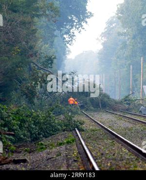 W.Acton, MA, USA. 7th Sep, 2023. Strong thunder storm has caused significant damage west of Boston slowing traffic on Route 2 West. Trees are down on the commuter trains rails and power lines in Acton are down throughout the area. 57,000 people are without power in parts of the state. (Credit Image: © Kenneth Martin/ZUMA Press Wire) EDITORIAL USAGE ONLY! Not for Commercial USAGE! Stock Photo