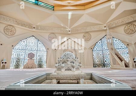 Istanbul, Turkey - September 9, 2023: Interior view of Modern Marmara University Faculty of Theology Mosque in Uskudar (Ilahiyat Fakültesi Camii) Stock Photo