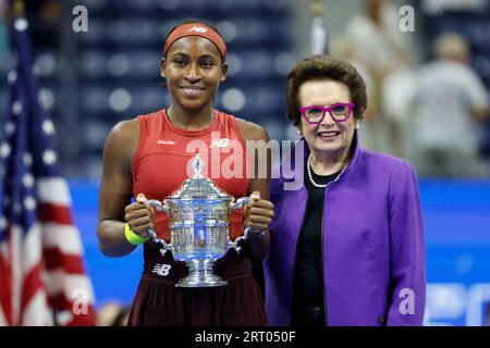 New York, USA, 9th,September, 2023. Tennis legend Billie Jean King and American tennis player Coco Gauff with the US  Open  2023 trophy at the Billie Jean King National Tennis Center on Saturday 9 September 2023. © Juergen Hasenkopf / Alamy Live News Stock Photo