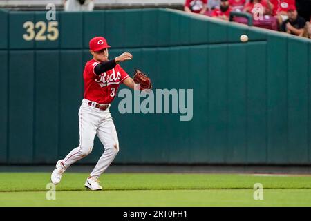 Cincinnati Reds second baseman Alejo Lopez (35) plays during the second  game of a baseball doubleheader against the Pittsburgh Pirates Tuesday,  Sept. 13, 2022, in Cincinnati. (AP Photo/Jeff Dean Stock Photo - Alamy