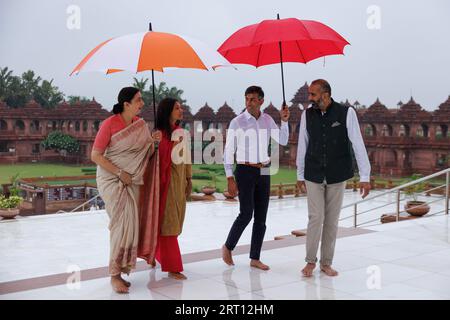 Prime Minister Rishi Sunak and his wife Akshata Murty are shown around the Swaminarayan Akshardham Hindu temple in Delhi by by Sanjay Kara, a trustee for BAPS Swaminarayan Sanstha in the UK, (right) during the G20 Summit in New Delhi, India. Picture date: Sunday September 10, 2023. Stock Photo