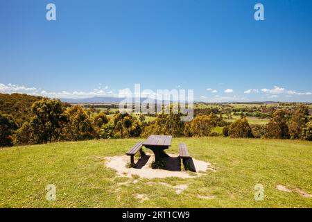 Mount Lofty Circuit Walk in Warrandyte State Park on a hot spring day in Wonga Park, Melbourne, Victoria, Australia Stock Photo