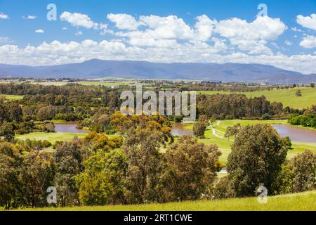 Mount Lofty Circuit Walk in Warrandyte State Park on a hot spring day in Wonga Park, Melbourne, Victoria, Australia Stock Photo