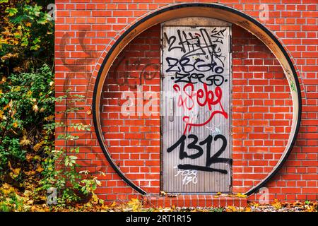 This door, located on the bank path of the Chemnitz River, appealed to me as a photographic still life Stock Photo