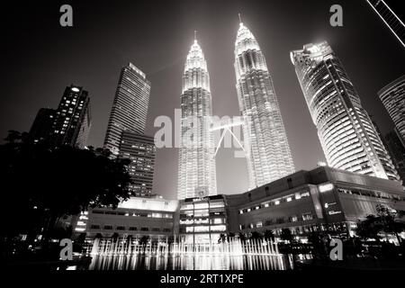 Kuala Lumpur, Malaysia, September 10 2019: The Kuala Lumpur skyline featuring the Petronas Twin Towers and water show in Malaysia Stock Photo