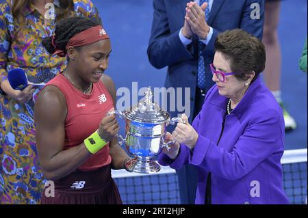 New York, USA. 09th Sep, 2023. Tennis legend Billie Jean King (r) hands the winner's trophy to USA's Coco Gauff (l) after defeating Belarus's Aryna Sabalenka in the 2023 US Open Women's Title, at the USTA Billie Jean King National Tennis Center, in Flushing Corona Park in Queens, NY, September 9, 2023.(Photo by Anthony Behar/Sipa USA) Credit: Sipa USA/Alamy Live News Stock Photo