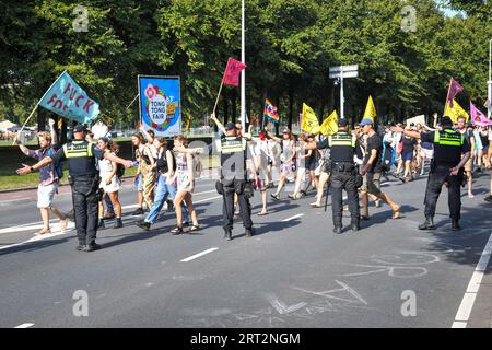 The Hague,The Netherlands, 10th september,2023. Extinction rebellion activists protested by blocking the A12 motorway again. A Watercannon was used and police removed and arrested hundreds of people.The protesters want to return every day to block the road.Credit:Pmvfoto/Alamy Live News Stock Photo