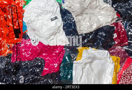 Vacuum bags and clothes hi-res stock photography and images - Alamy