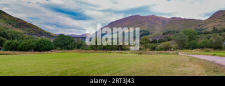 Glenfinnan Viaduct, iconic 1901 railway with a curving, 21-arch span, featured in several Harry Potter movies, Glenfinnan, West Highlands, Scotland Stock Photo