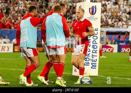 Bordeaux, France. 10th Sep, 2023. BORDEAUX, FRANCE - SEPTEMBER 10: George North of Wales, Gareth Davies of Wales celebrates a try during the Rugby World Cup France 2023 match between Wales and Fiji at Stade de Bordeaux on September 10, 2023 in Bordeaux, France. (Photo by Hans van der Valk/Orange Pictures) Credit: Orange Pics BV/Alamy Live News Stock Photo