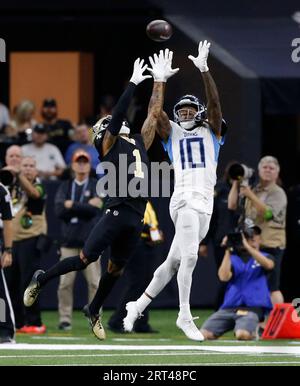 New Orleans Saints cornerback Alontae Taylor (27) looks into the backfield  during an NFL football game against the San Francisco 49ers, Sunday,  Nov.27, 2022, in Santa Clara, Calif. (AP Photo/Scot Tucker Stock