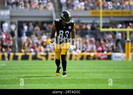 Pittsburgh Steelers tight end Connor Heyward (83) runs drills before an NFL  preseason football game against the Tampa Bay Buccaneers, Friday, Aug. 11,  2023, in Tampa, Fla. (AP Photo/Peter Joneleit Stock Photo - Alamy