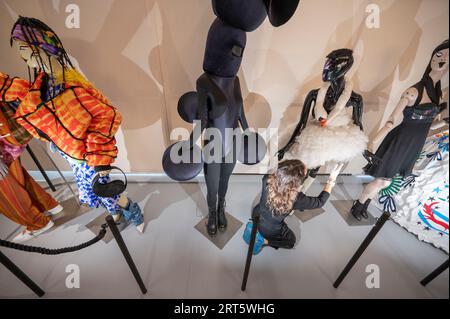 The Design Museum, London, UK. 11th Sep, 2023. Rebel: 30 Years of London Fashion. Iconic Björk swan dress (designer Marjan Pejoski) worn to the Oscars in 2001 stars in the Design Museum's major new fashion exhibition celebrating trailblazing designers, from 16 Sept 2023-11 Feb 2024. Credit: Malcolm Park/Alamy Live News Stock Photo
