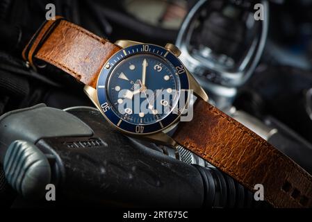 Tudor black bay bronze bucherer blue hot sale