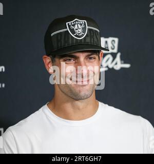 Las Vegas Raiders quarterback Jimmy Garoppolo warms up before a preseason  NFL football game against the Dallas Cowboys in Arlington, Texas, Saturday,  Aug. 26, 2023. (AP Photo/Sam Hodde Stock Photo - Alamy