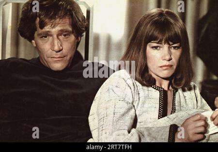 George Segal, Glenda Jackson, "A Touch of Class (1973). Photo credit: AVCO Embassy Pictures (File Reference # 34580-198THA) Stock Photo