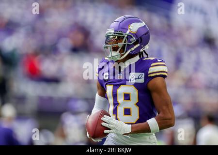 Minnesota Vikings wide receiver Justin Jefferson (18) plays during an NFL  football game against the Cincinnati Bengals Sunday, Sept. 12, 2021, in  Cincinnati. (AP Photo/Jeff Dean Stock Photo - Alamy