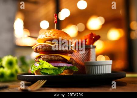 The Irresistible Allure of Hamburgers: Why They're America's Favorite, Hi res photo Stock Photo