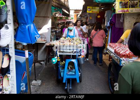 Bangkok, Thailand; 1st January 2023: Person with his mobile street food cart on the streets of Bangkok. Stock Photo