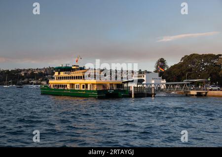 A Sydney Ferry arriving at Rose Bay Ferry Wharf, in Sydney's Eastern Suburbs, Sydney, Australia. Stock Photo