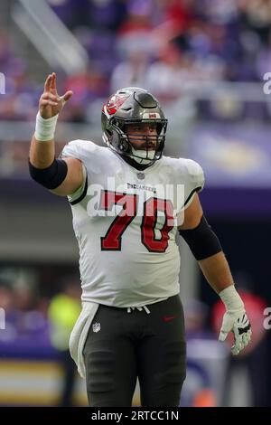 Tampa Bay Buccaneers offensive tackle Robert Hainsey (70) protects