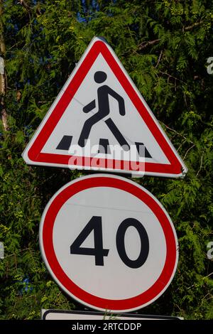 40 mph speed warning signs on the A36 west yellow to Salisbury ...