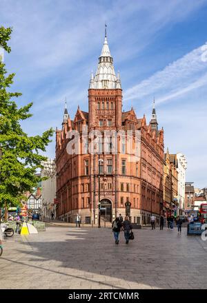 The Alchemist Wine Bar from Old Market Square in Nottingham, UK Stock Photo