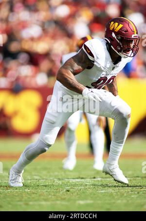 Landover, MD, USA. 18th Dec, 2022. Washington Commanders defensive end  Montez Sweat (90) prior to the NFL game between the New York Giants and the Washington  Commanders in Landover, MD. Reggie Hildred/CSM/Alamy