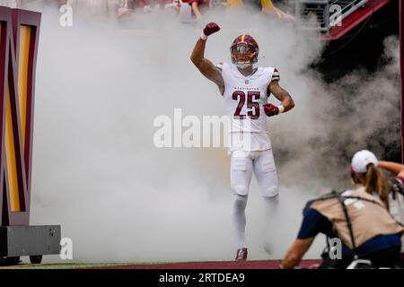 Washington Commanders cornerback Benjamin St-Juste (25) against the Denver  Broncos of an NFL football game Sunday September 17, 2023, in Denver. (AP  Photo/Bart Young Stock Photo - Alamy