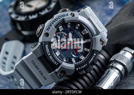 Casio g outlet shock royal navy