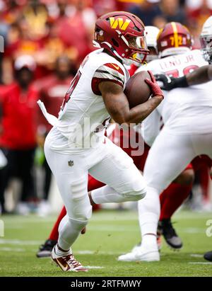 Washington Commanders defensive tackle John Ridgeway (91) leaves the field  following an NFL football game against the Chicago Bears, Thursday, Oct.  13, 2022, in Chicago. (AP Photo/Kamil Krzaczynski Stock Photo - Alamy