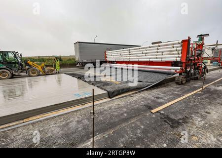 Daussoulx, Belgium. 13th Sep, 2023. Illustration picture shows a press visit to the E411/A4 rehabilitation worksite between Daussoulx and Thorembais-Saint-Trond, in the motorway interchange, in the presence of Walloon Minister Henry, Wednesday 13 September 2023. BELGA PHOTO BRUNO FAHY Credit: Belga News Agency/Alamy Live News Stock Photo