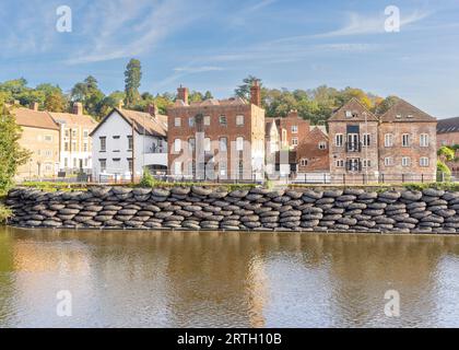 Bewdley, UK. 13th September, 2023. Flood defence work underway at Beale's Corner in the town of Bewdley, Worcestershire. Credit: Lee Hudson/Alamy Stock Photo