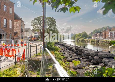 Bewdley, UK. 13th September, 2023. Flood defence work underway at Beales Corner in the town of Bewdley, Worcestershire. Credit: Lee Hudson/Alamy Stock Photo