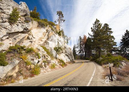 Generals Hwy thru Sequoia National Park in California, USA Stock Photo