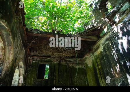 Kishorganj, Bangladesh: The dilapidated ancestral home of world-renowned Oscar-winning filmmaker Satyajit Ray at Masua village in Katiadi upazila of K Stock Photo